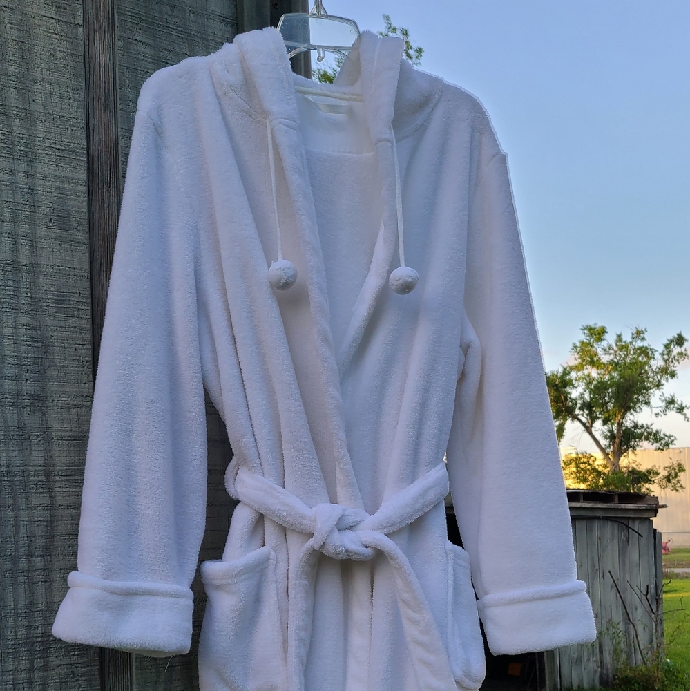 Woman's Bath Robe